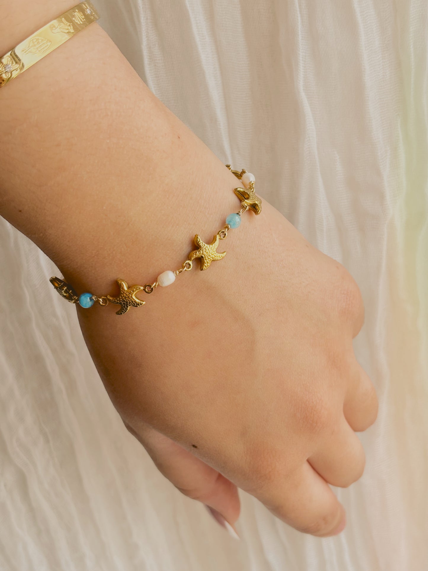 Ocean inspired bracelet with starfish, freshwater pearls & aquamarine - tarnish free - gold & silver - handmade