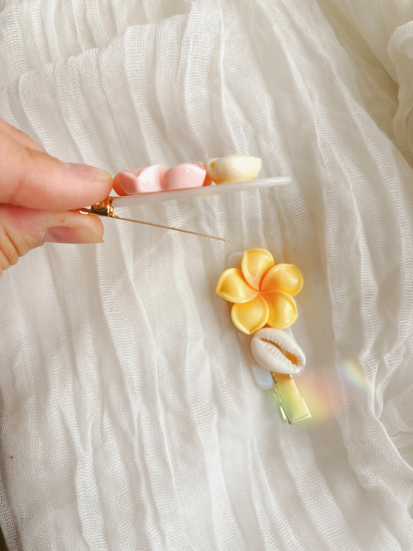 Hawaiian inspired hair clips - makeup hair back clips