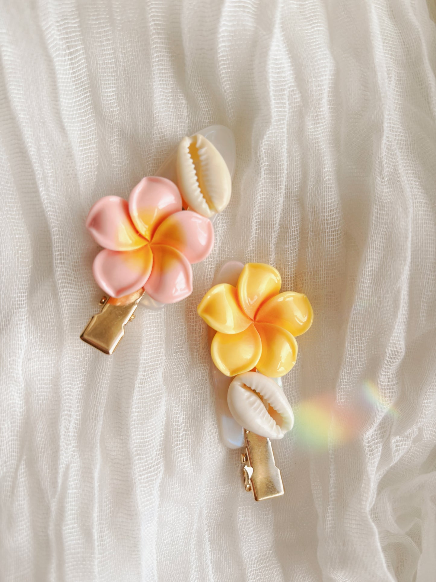 Hawaiian inspired hair clips - makeup hair back clips