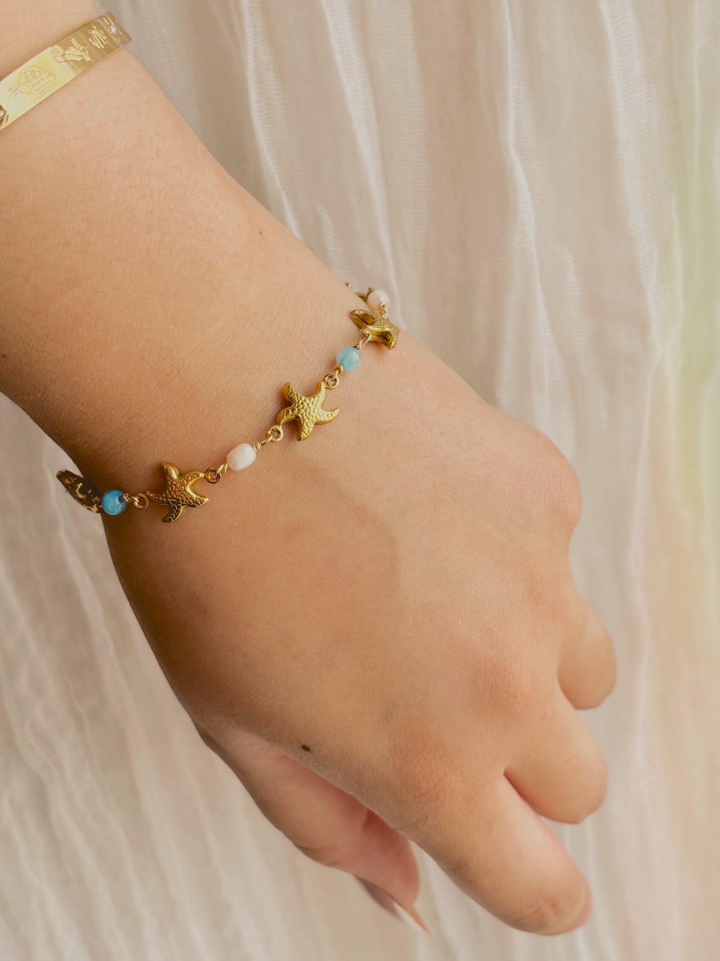Ocean inspired bracelet with starfish, freshwater pearls & aquamarine - tarnish free - gold & silver - handmade