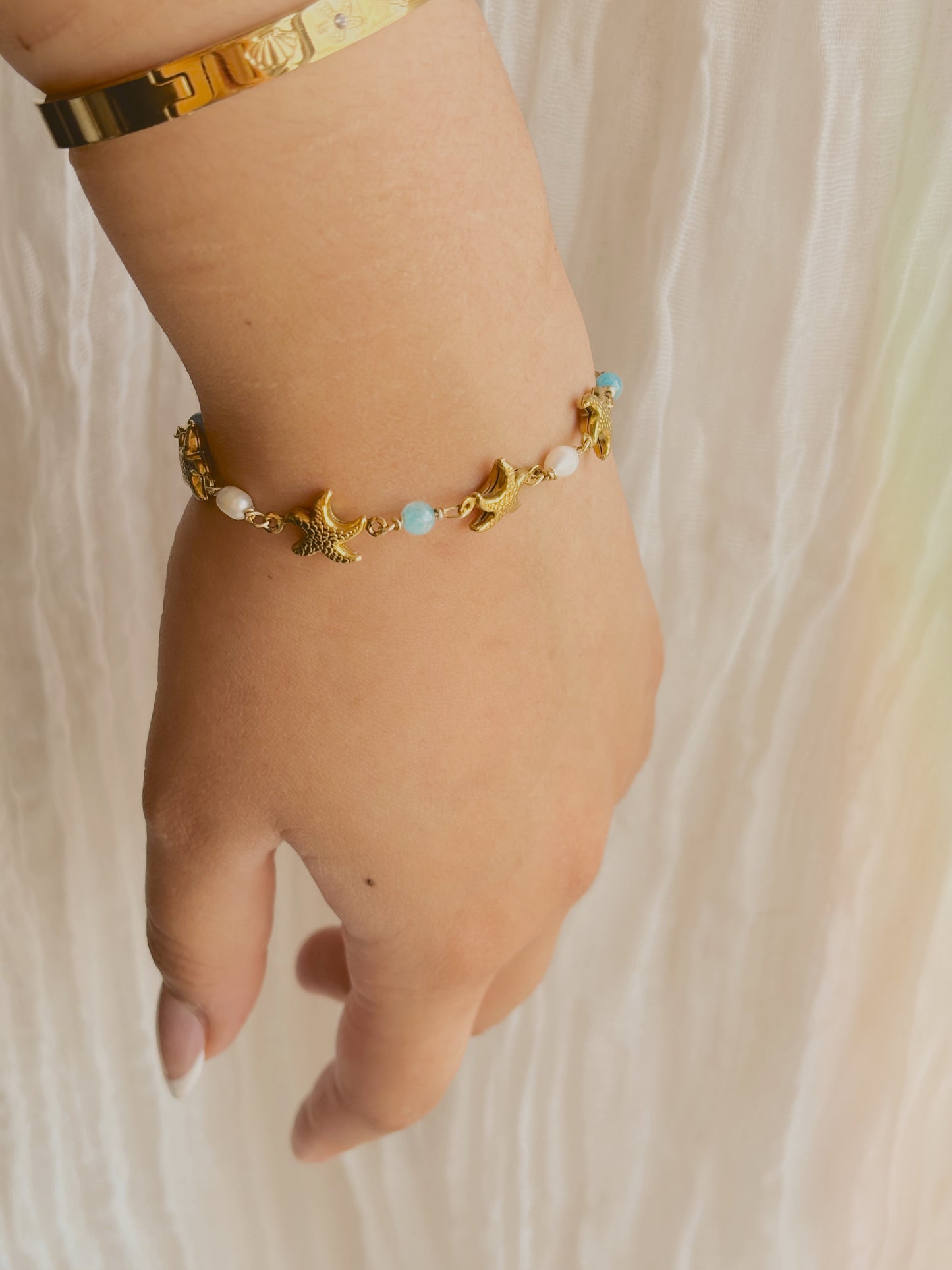 Ocean inspired bracelet with starfish, freshwater pearls & aquamarine - tarnish free - gold & silver - handmade