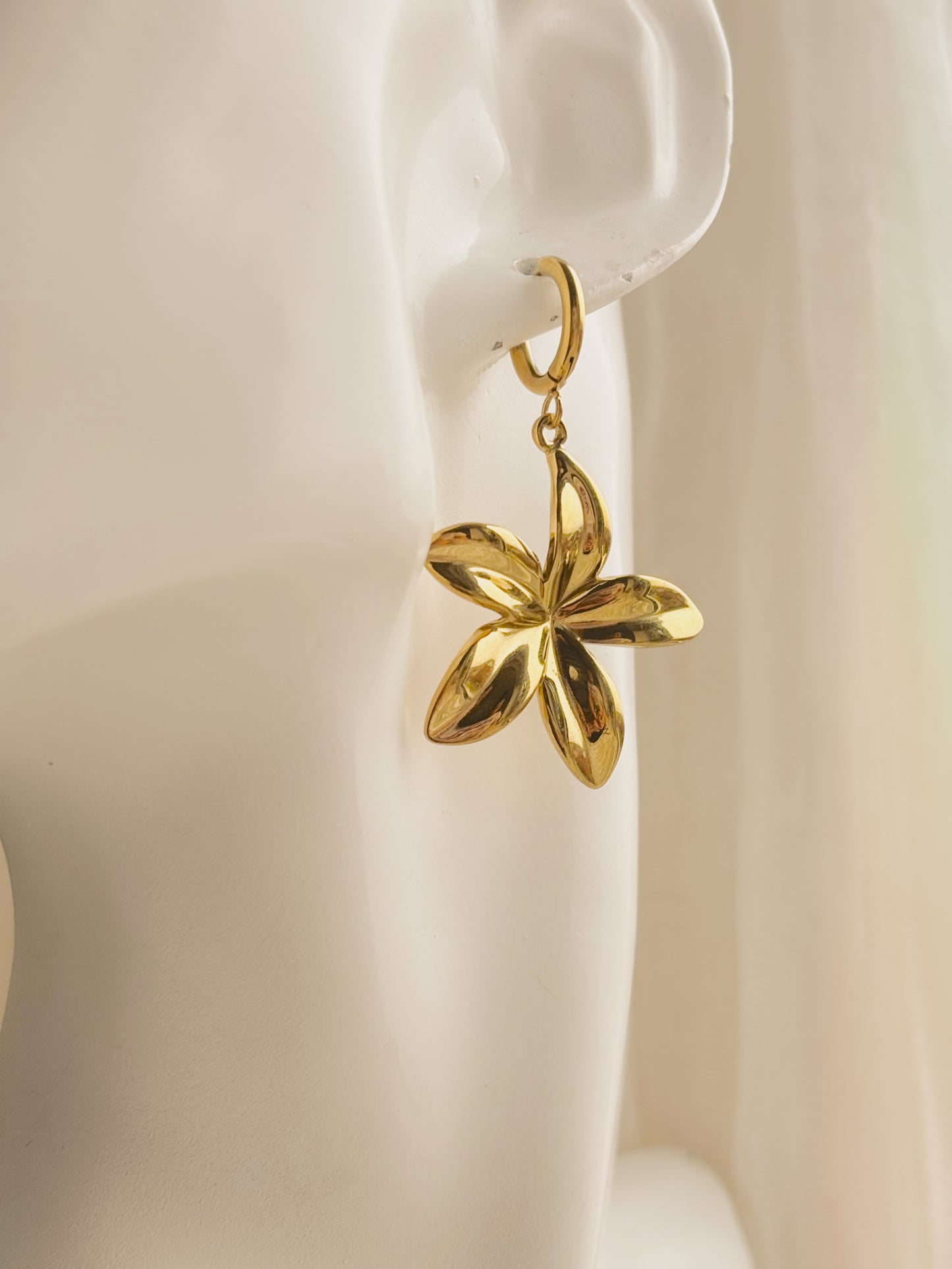 Hibiscus flower earrings 
