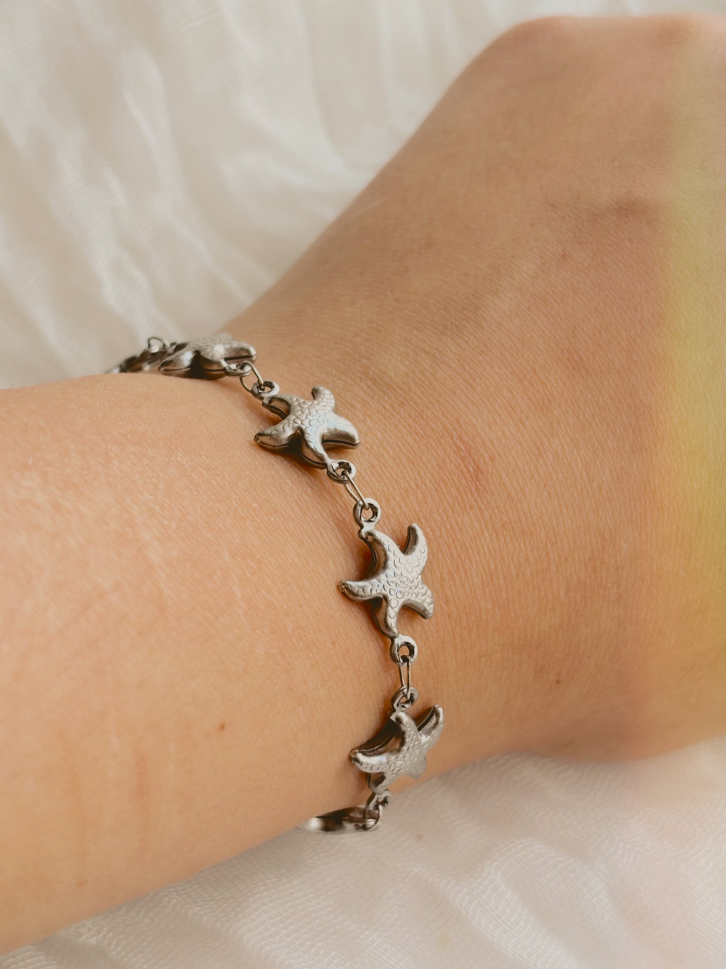 Adorable starfish bracelet - tarnish free - gold & silver - handmade
