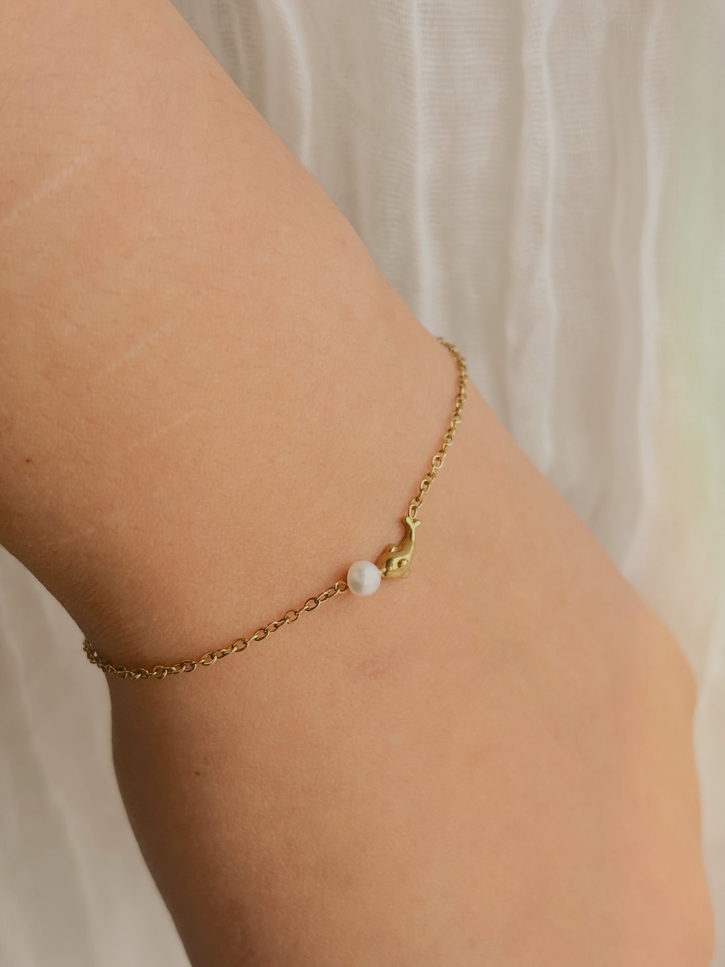 Dolphin fresh water pearl bracelet