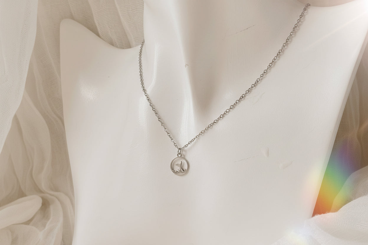 Dainty Whale tale necklace