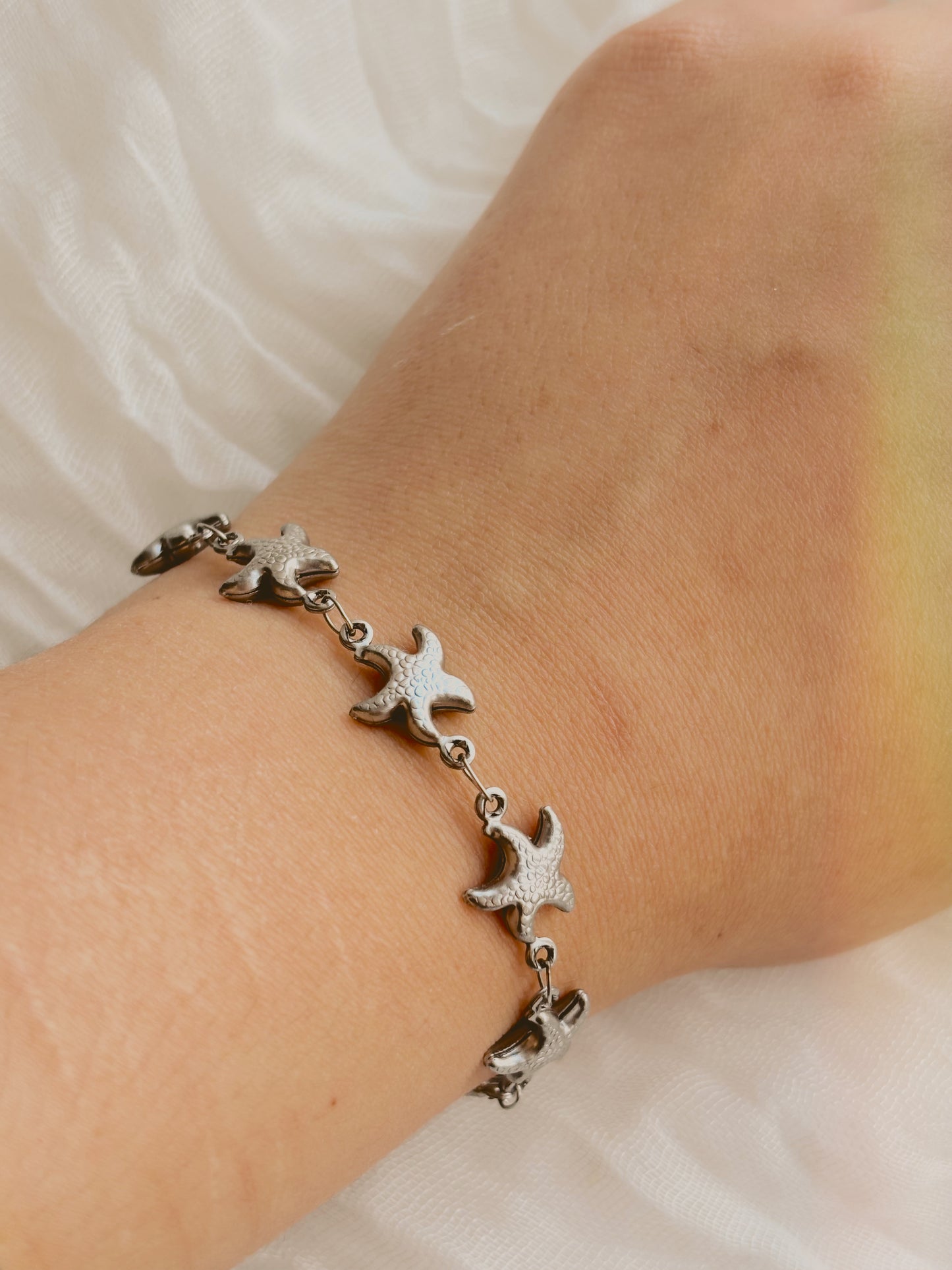 Adorable starfish bracelet - tarnish free - gold & silver - handmade