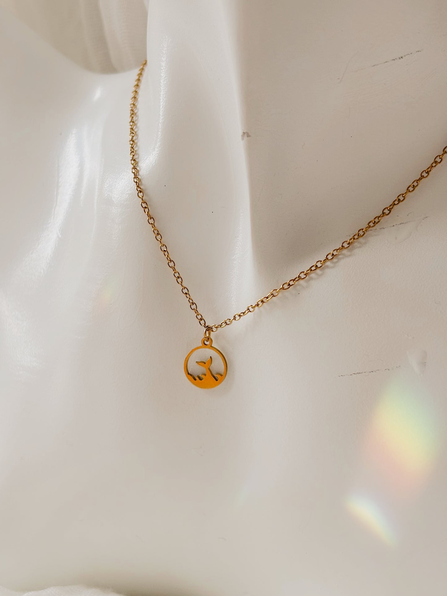Dainty Whale tale necklace