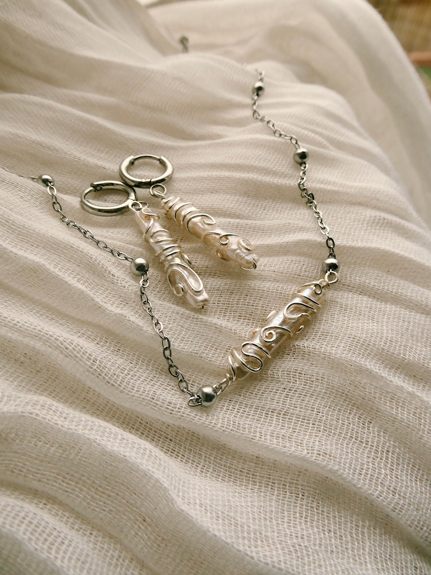 Detailed wire wrapped fresh water pearl necklace & earrings set