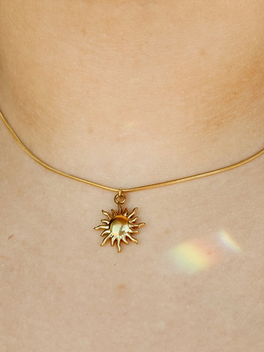 18k gold plated dainty sun necklace