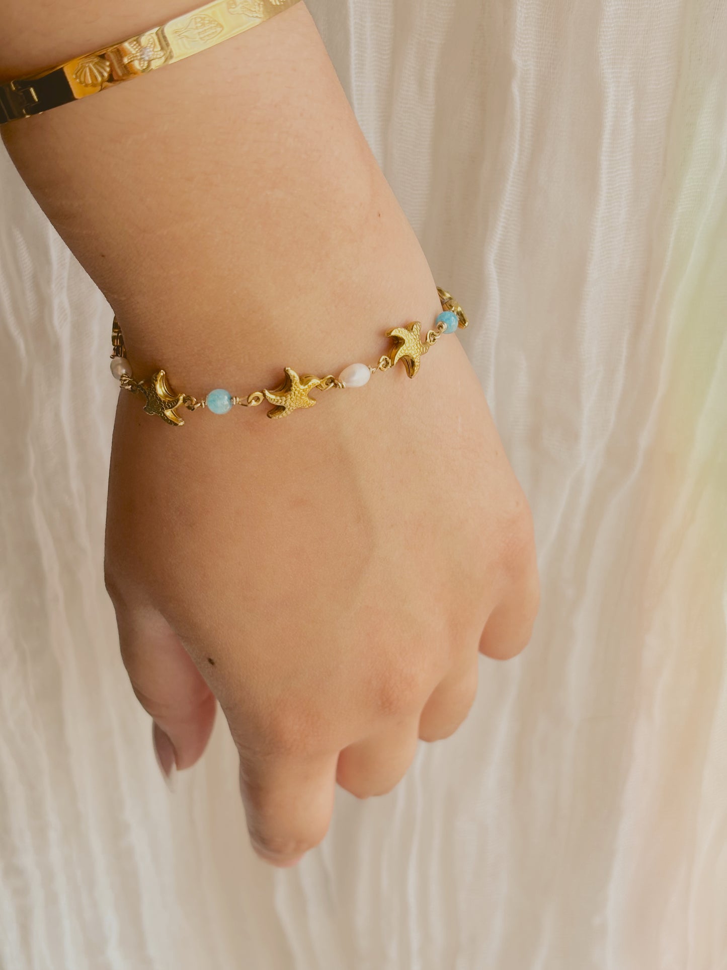 Ocean inspired bracelet with starfish, freshwater pearls & aquamarine - tarnish free - gold & silver - handmade