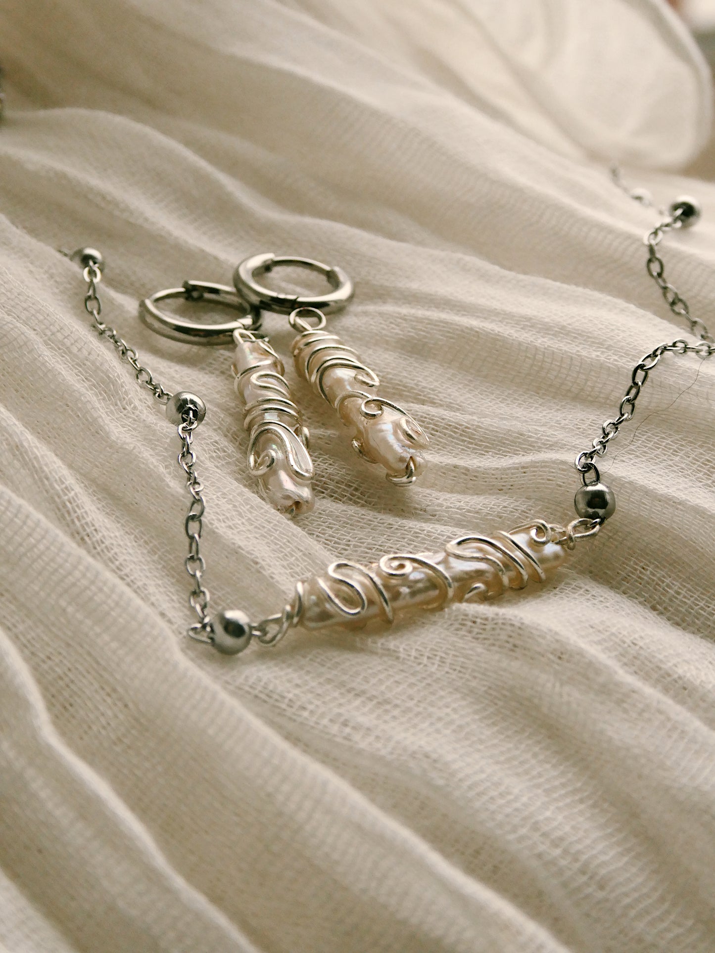 Detailed wire wrapped fresh water pearl necklace & earrings set