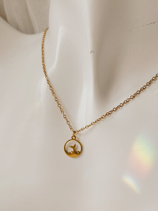 Dainty Whale tale necklace