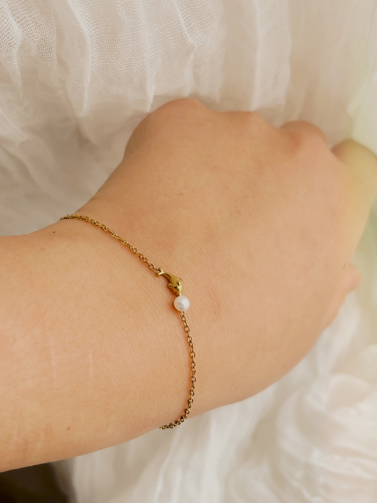 Dainty dolphin bracelet