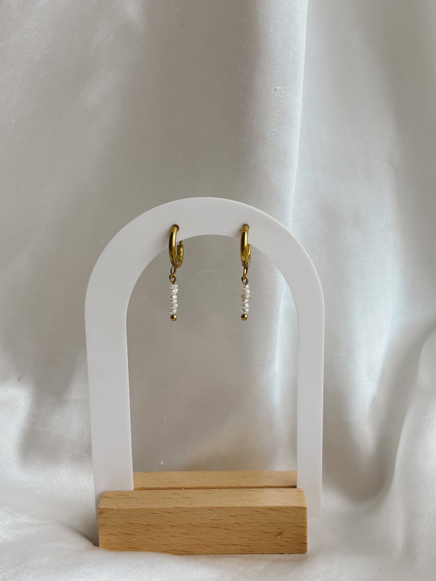 Dainty fresh water pearl earrings