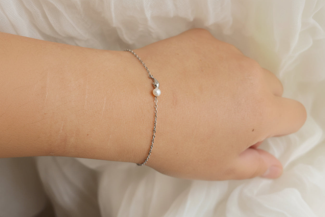 Dainty dolphin bracelet