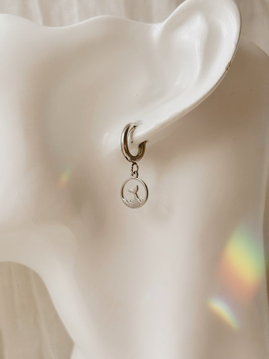 Dainty Whale tale earrings