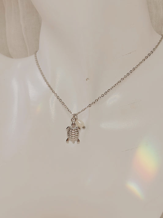 Dainty Turtle & fresh water Pearl necklace