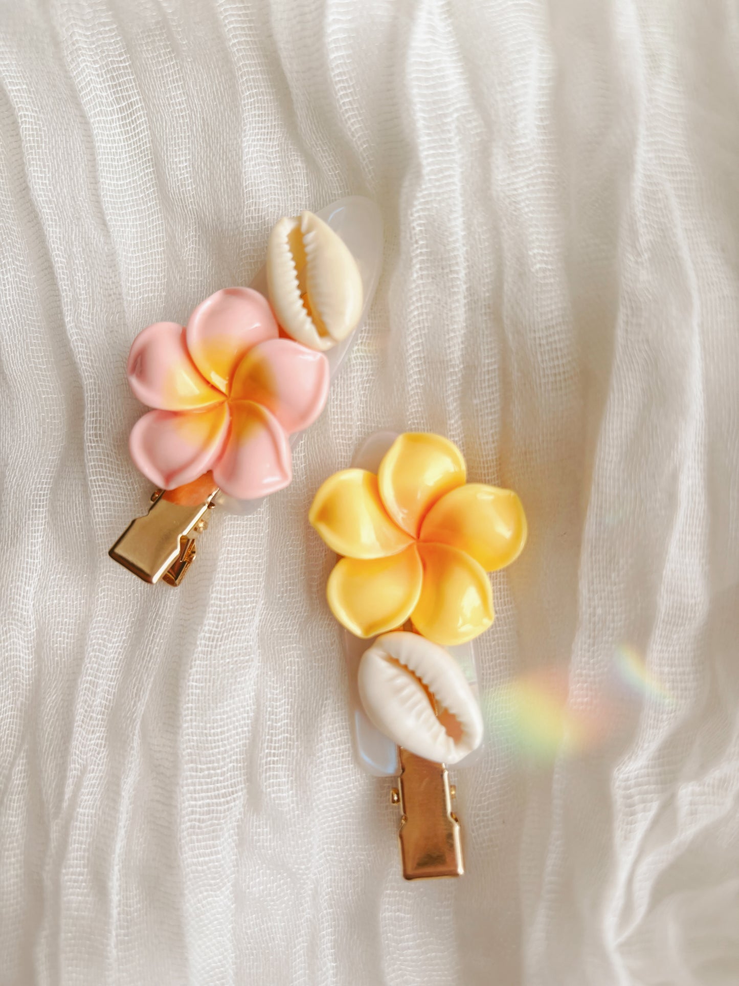 Hawaiian inspired hair clips - makeup hair back clips