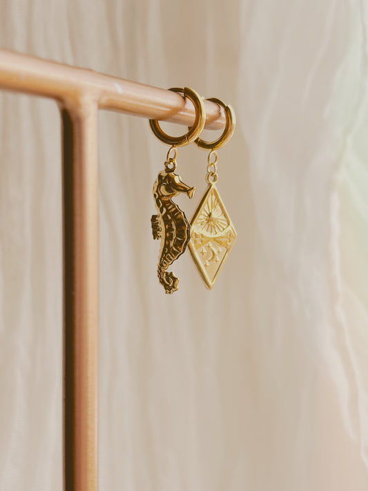 Seahorse & sunset earrings - Tarnish free - Gold & Silver