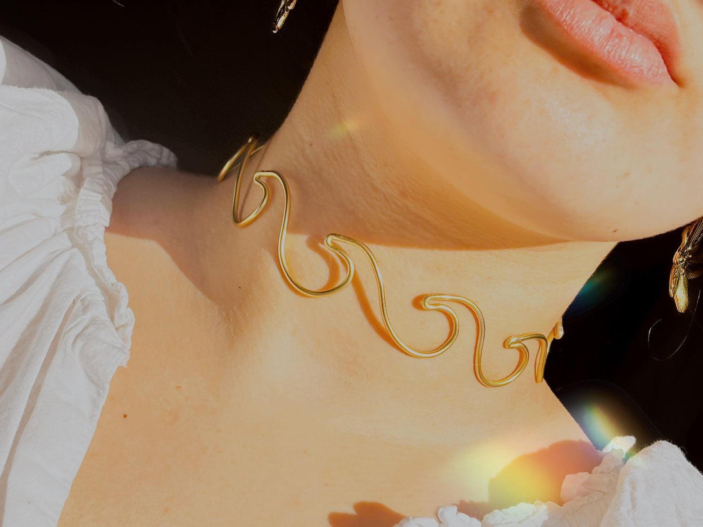 Tarnish free gold or silver wave chocker